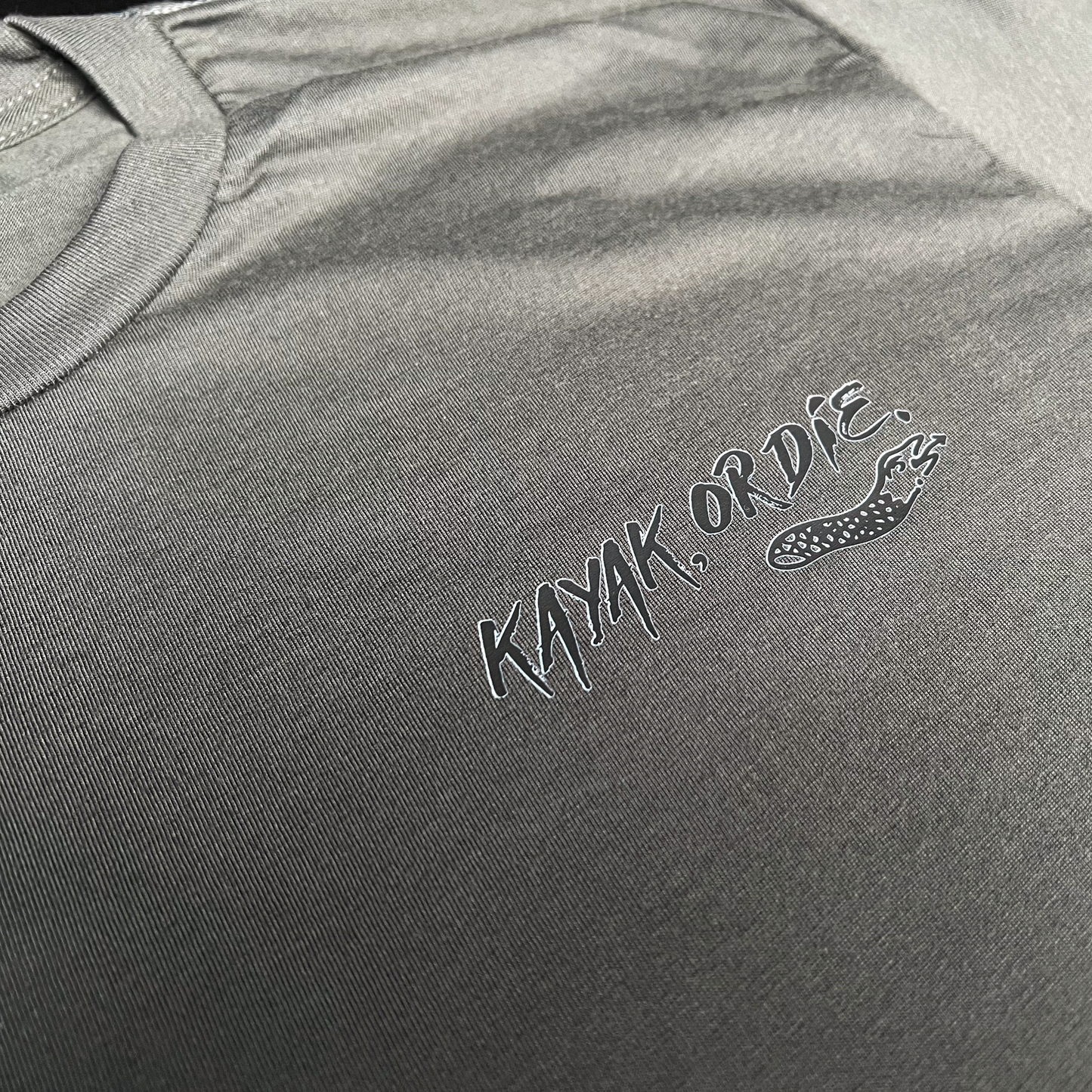 K,orD. CHEST LOGO TEE